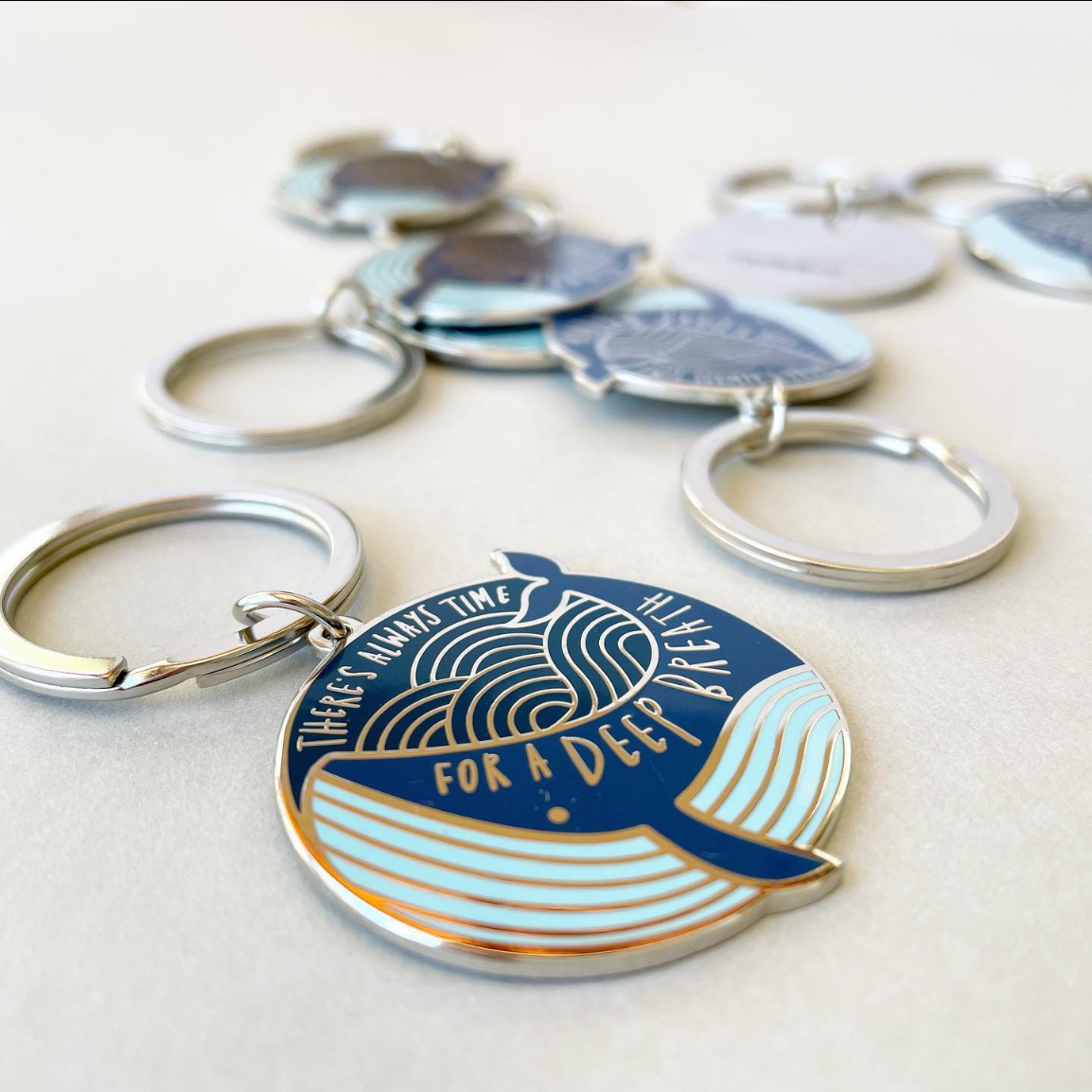 Load image into Gallery viewer, Carla &amp;amp; Co Whale Keyring
