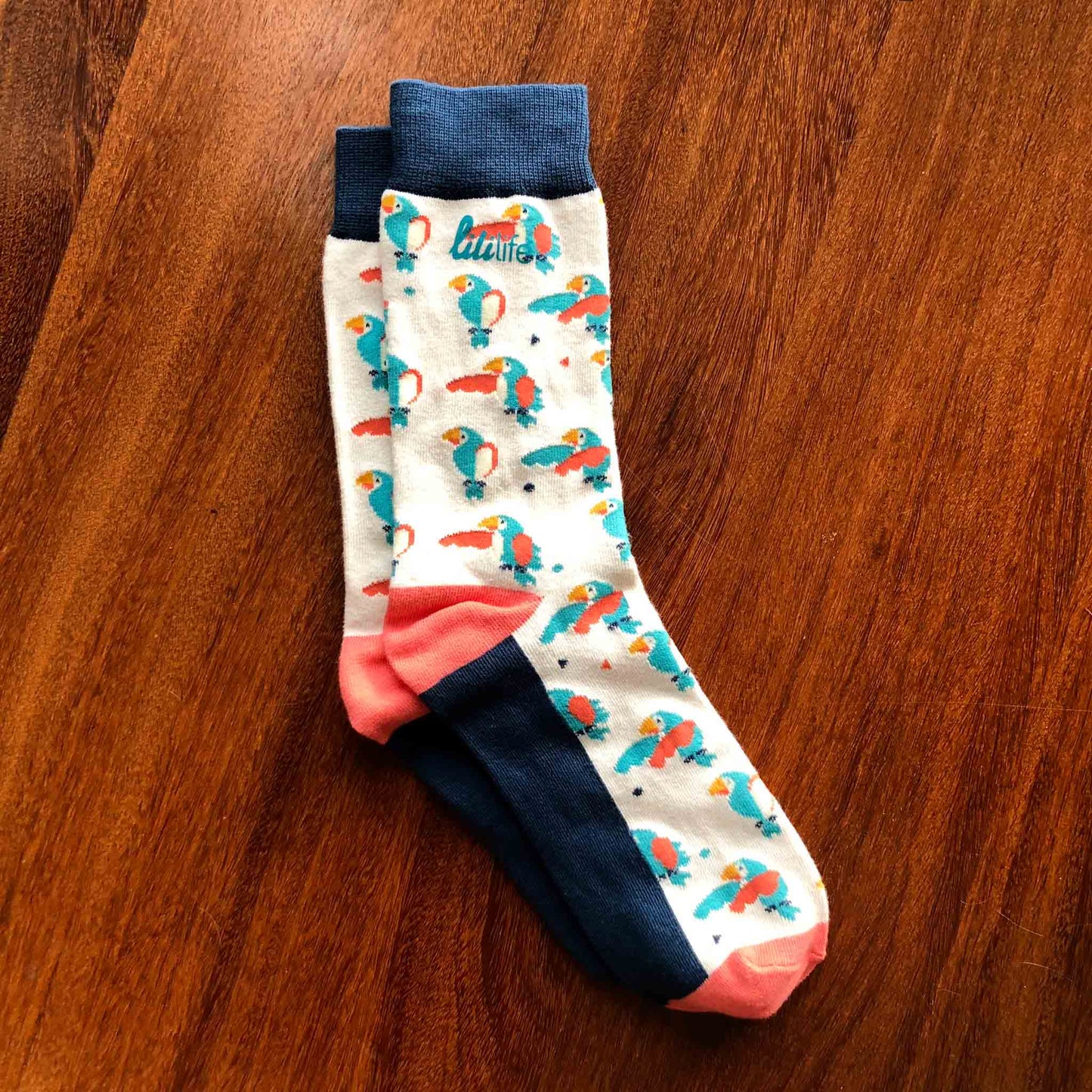 Load image into Gallery viewer, H &amp;#39;n&amp;#39; H - Light Parrot Socks
