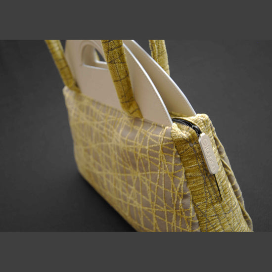 Load image into Gallery viewer, Taybian Quince TOTE
